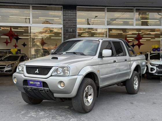 MITSUBISHI L200 2.5 GLS HPE 4X4 CD 8V TURBO DIESEL 4P AUTOMÁTICO MITSUBISHI L200 2.5 GLS HPE 4X4 CD 8V TURBO DIESEL 4P AUTOMÁTICO